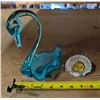 Image 4 : Glass Swan Decor and Crystal Clam Design Clock