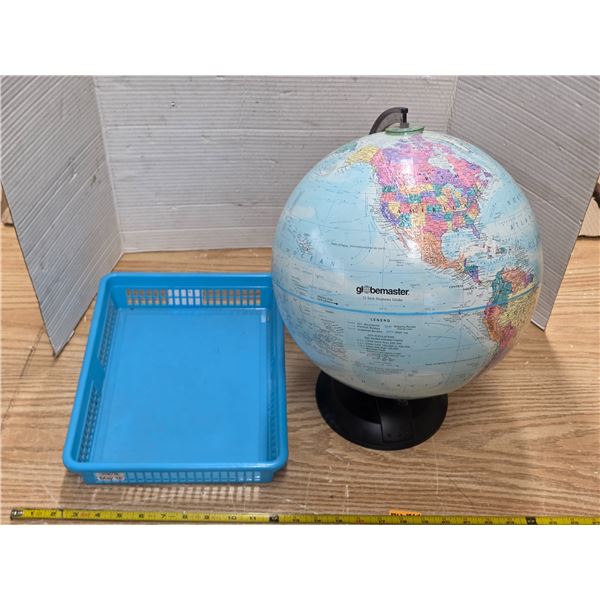 Golbe and plastic tray