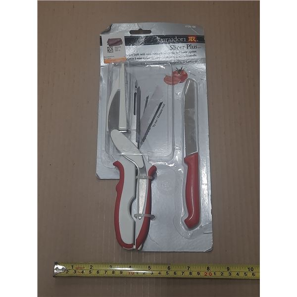 Kuraidori Slicer Plus multi-function kitchen tool set in red and white.