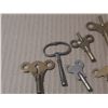 Image 2 : (9) Vintage metal winding keys for antique clocks, music boxes, or wind-up toys.