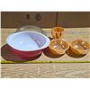 Image 2 : Pyrex dish and orange bowl and cups