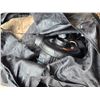 Image 2 : Heated blanket, air pump and air mattress