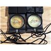 Image 2 : 2 compasses