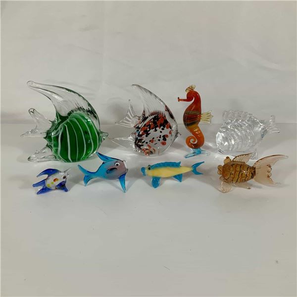 8 Piece Variety of Art Glass Fish and Marine Figurines Including Oceans Alive