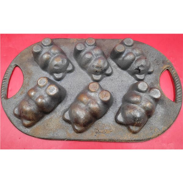 VTG Rowoco Cast Iron Teddy Bear Baking Pan