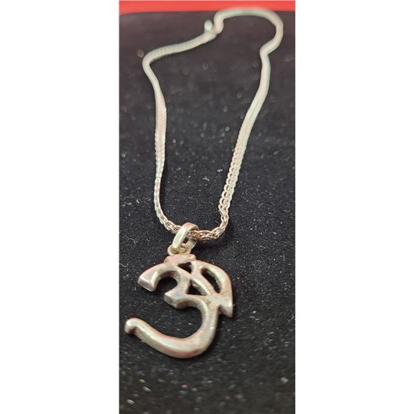925 Sterling Necklace w/ 925 Sterling Pendant