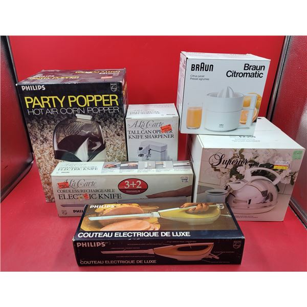 Kitchen Lot w/ Hot Air Corn Popper, Braun Citromatic, Electric Knife, & More