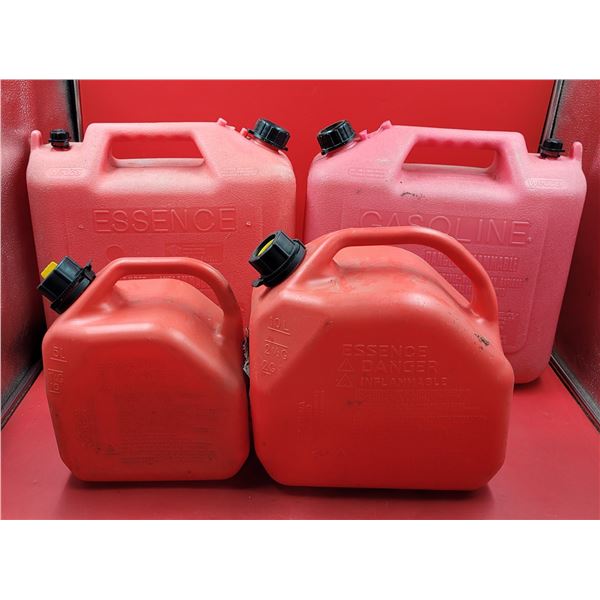 4 Jerrycans