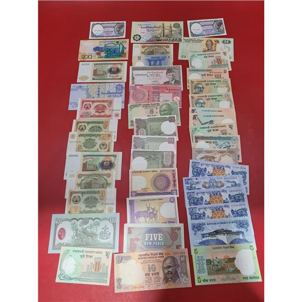 Lot of Assorted Worldwide Banknotes