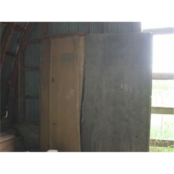 APPROX 6 PIECES OF PLYWOOD