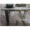 Image 3 : 4 LEG WOOD TABLE, WASH BASIN, DOOR HANGERS