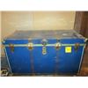Image 1 : ANTIQUE TRUNK
