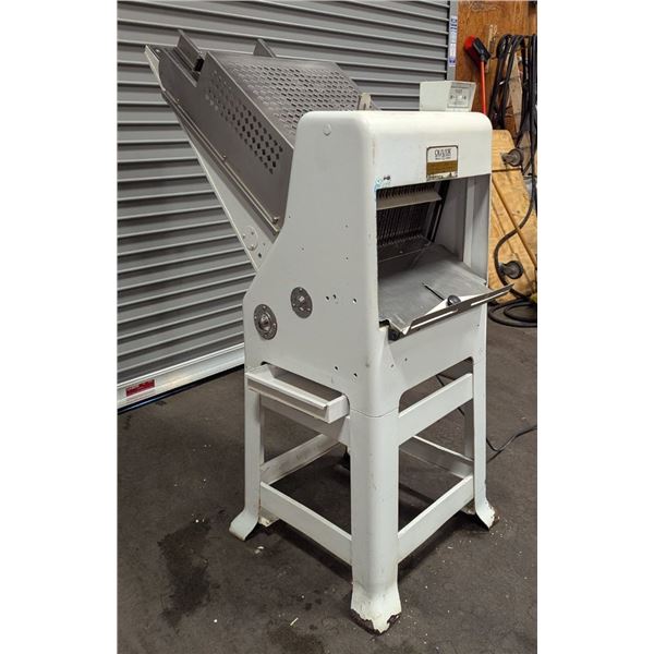 Oliver 797-32 Gravity Feed Bread Slicer