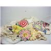 Image 1 : Large Lot Of Vintage Linens And Doilies
