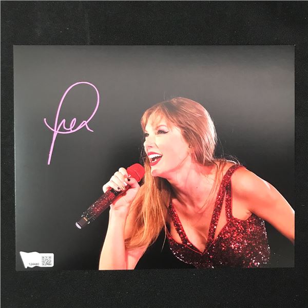 TAYLOR SWIFT SIGNED 8 X 10 (ACE COA)