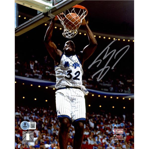 SHAQUILLE O'NEAL SIGNED 8X10 - BECKETT COA