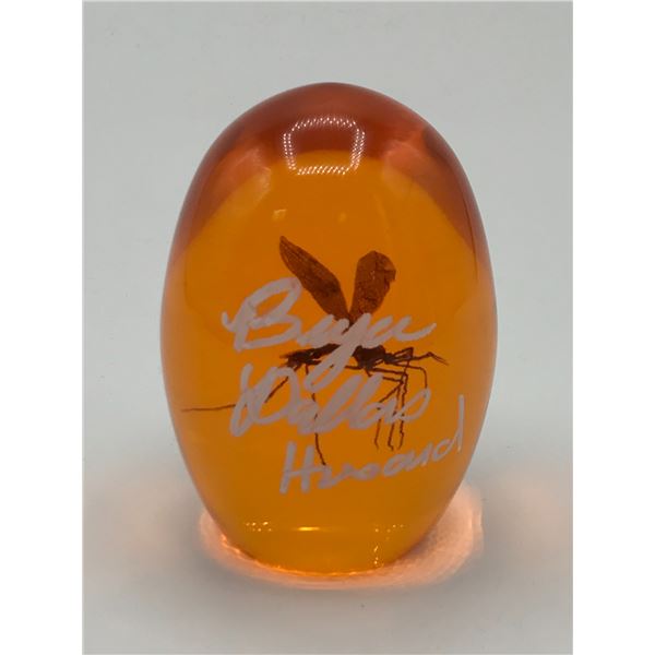 BRYCE DALLAS HOWARD SIGNED AMBER MOSQUITO PROP - WWOC COA