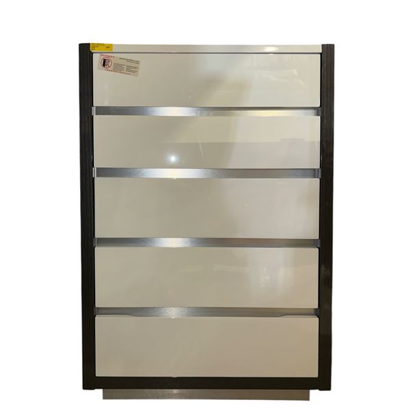 Elegant White 5-Drawer Chest approx. 31 1/2in x 18in x 45in H