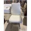 Image 3 : Set of 4 White Dining Chairs