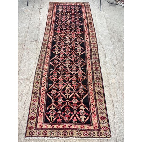 All over design resistant texture 100% Authentic Hand Knotted Wool Persian Rug Handmade in Iran (9.7