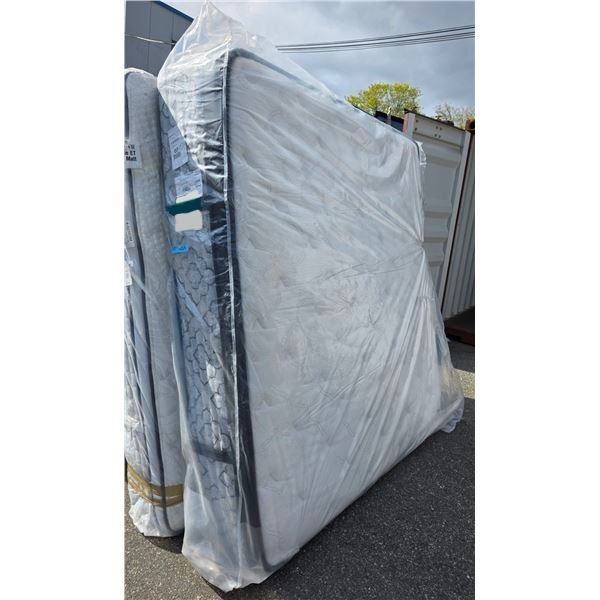 Kingsdown Innbrook King Mattress THIS LOT IS LOCATED AT 2635 LILLOOET ST, VANCOUVER BC