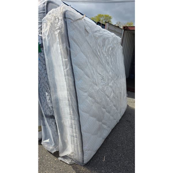 Kingsdown Felix King Mattress THIS LOT IS LOCATED AT 2635 LILLOOET ST, VANCOUVER BC