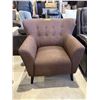 Image 2 : Mid-Century Modern Style Winged Accent Chair - Tufted Mauve Fabric