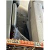 Image 3 : Group of assorted furniture parts