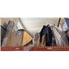 Image 4 : Large lot of assorted furniture