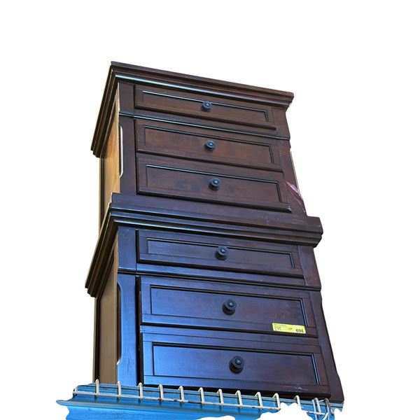 Set of 2 Traditional 3 Drawer Night Stands