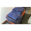 Image 1 : APPROX 17 PACKING BLANKETS