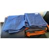Image 2 : APPROX 17 PACKING BLANKETS