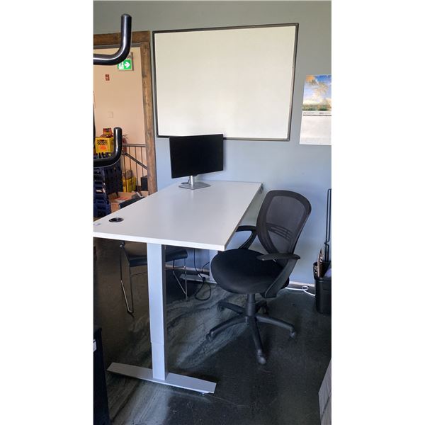 WHITE ELECTRIC SIT TO STAND OFFICE DESK WITH DELL MONITOR & 2 OFFICE CHAIRS