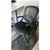 Image 5 : WHITE ELECTRIC SIT TO STAND OFFICE DESK WITH DELL MONITOR & 2 OFFICE CHAIRS