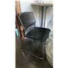 Image 7 : WHITE ELECTRIC SIT TO STAND OFFICE DESK WITH DELL MONITOR & 2 OFFICE CHAIRS
