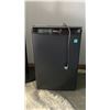Image 2 : DANBY SMALL BLACK BAR FRIDGE, COAT TREE & FLOOR LAMP