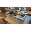 Image 1 : BROAN RANGE HOOD WITH P5  HIGH-PERFORMANCE INTERNAL BLOWER 33" X 18" IN -  SURFACE DENT
