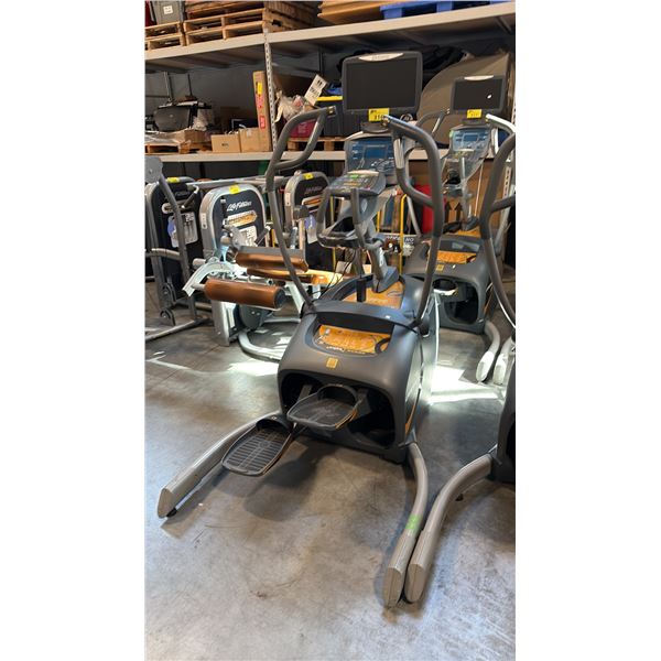 OCTANE FITNESS LX8000 LATERALX COMMERCIAL-GRADE ELLIPTICAL "MOVE IN A NEW DIRECTION"