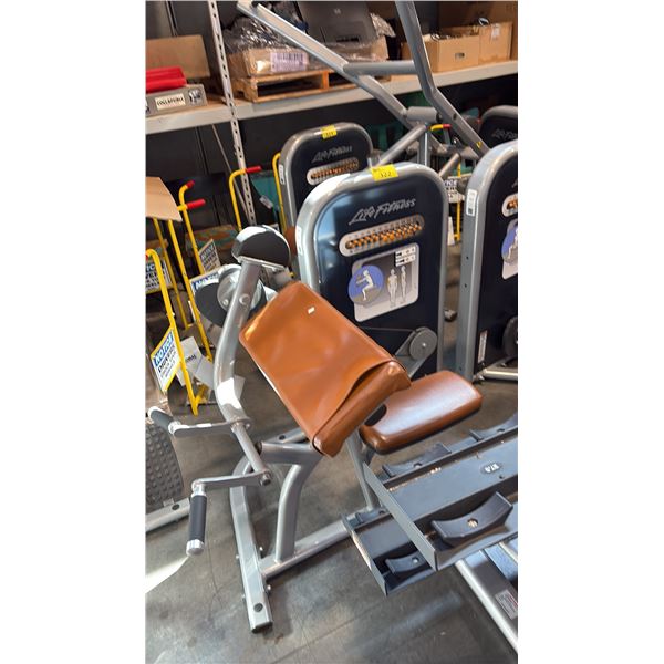 LIFE FITNESS BICEPS CURL STATION