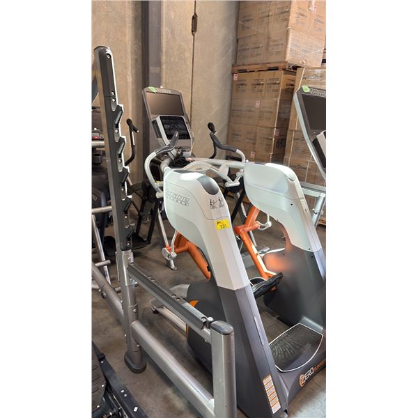 OCTANE FITNESS ZERO RUNNER W/ CONSOLE
