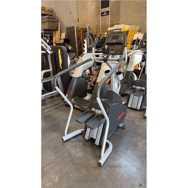 LIFE FITNESS ISOTRACK CLIMBING SYSTEM