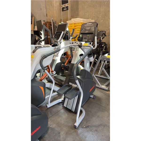 LIFE FITNESS ISOTRACK CLIMBING SYSTEM
