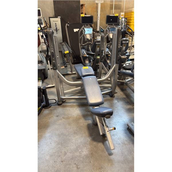 LIFE FITNESS OLYMPIC INCLINE BENCH PRESS STATION