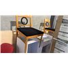 Image 2 : WHITE RETAIL CHECKOUT COUNTER D18" X W72" X H38" AND 6 ASSORTED CHAIRS