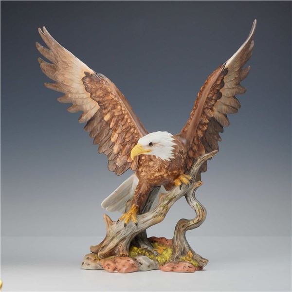 Home Interiors Classic Bisque Porcelain Figurine Majestic Wings Bald Eagle
