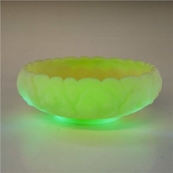Fenton Water Lily Custard Satin Uranium Glass Bowl