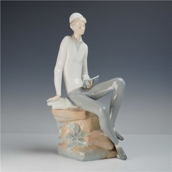Lladro Porcelain Figurine Hebrew Student 01004684