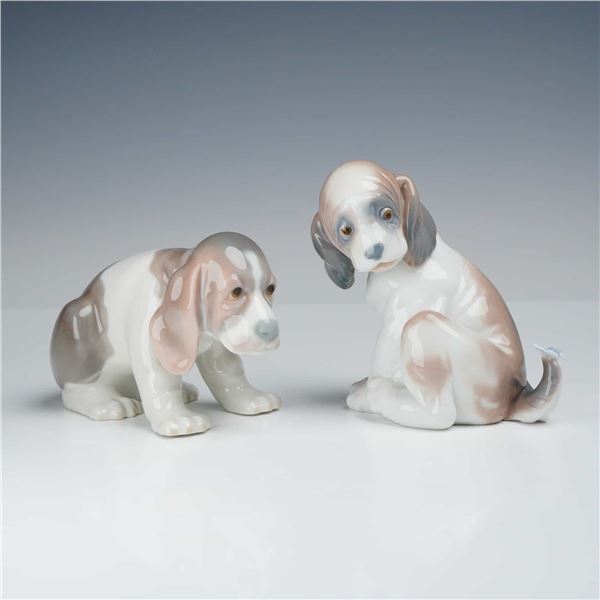 Two Lladro Porcelain Figurines Beagle Puppy Sitting 01001071 and Gentle Surprise 6210