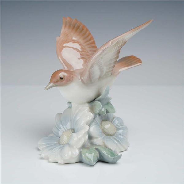 Lladro Porcelain Bird Figurine Fluttering Nightingale 01001244