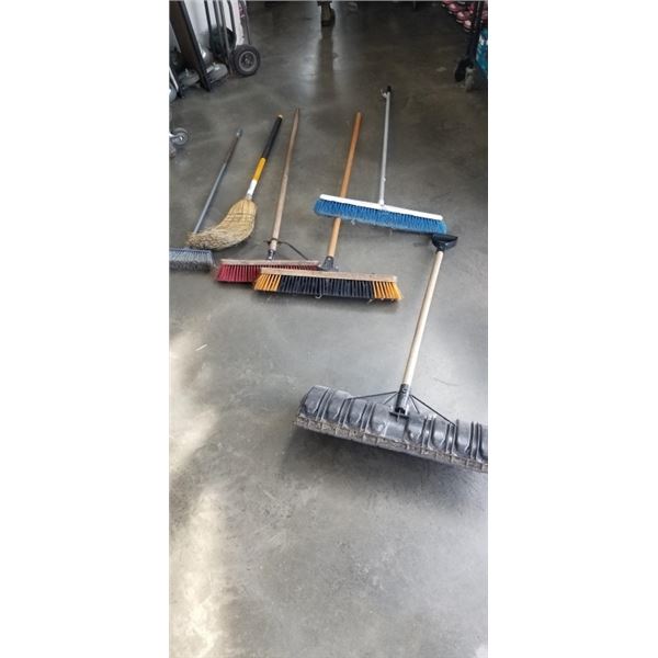 BUNDLE OF SHOP BROOMS AND SNOW SHOVEL ETC